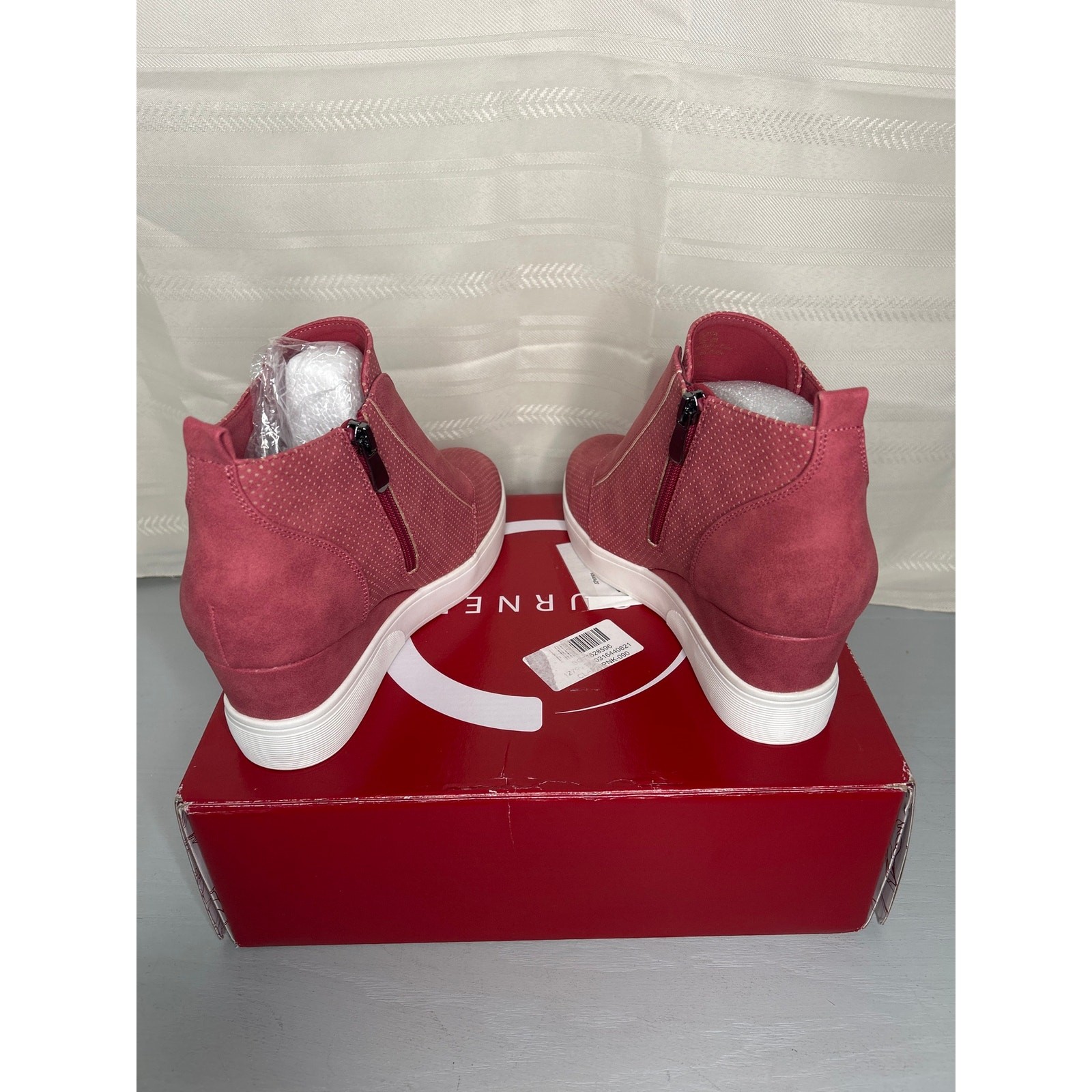 Journee Collection Clara Wedge Sneaker Pink Vegan Leather Size 9 M Inside Zip