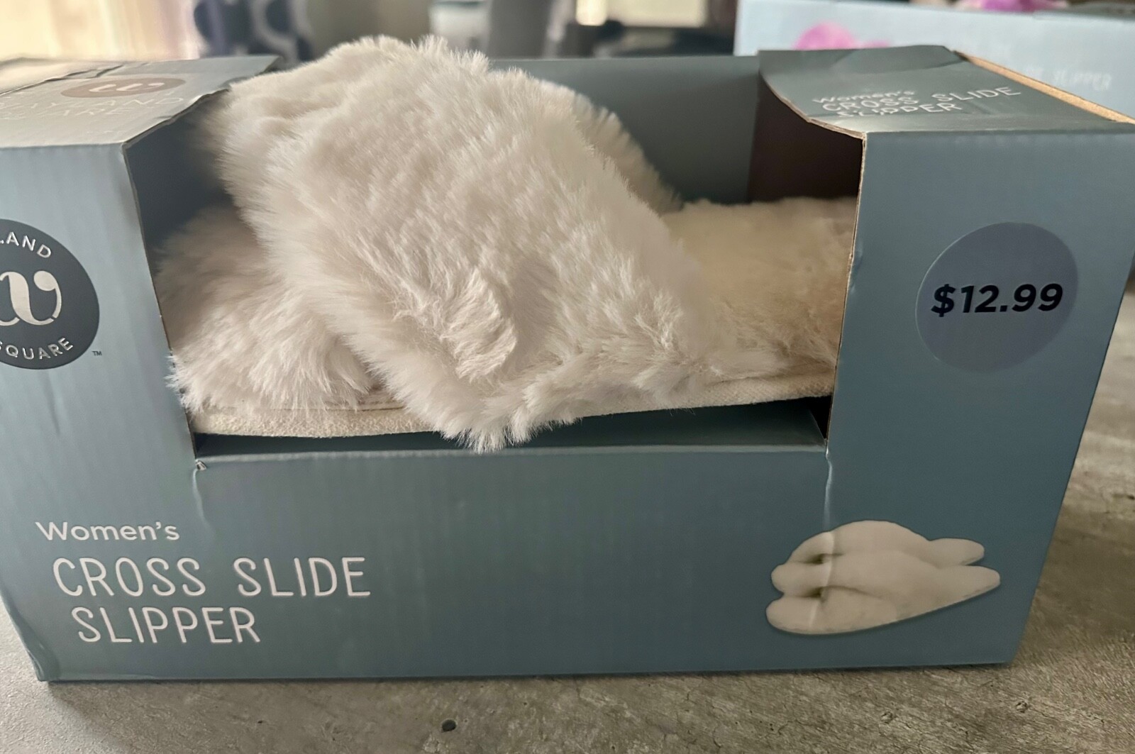 Women’s Cross Slide Slipper Cream Large 10-11