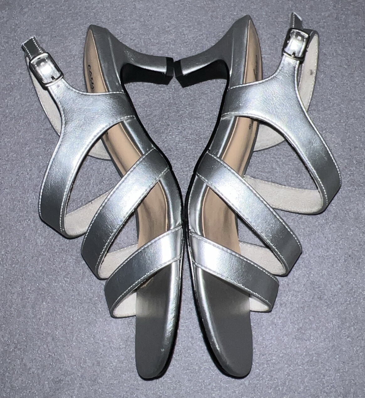 Easy Street Silver Como Women’s Sandal size 6 WW Extra Wide Buckle 2.5 in heel