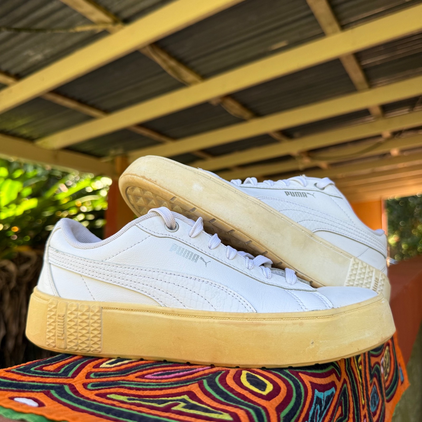 Puma Smash V3 Platform Sneakers Womens Size 8.5 White Gum Sole Leather 381447-01