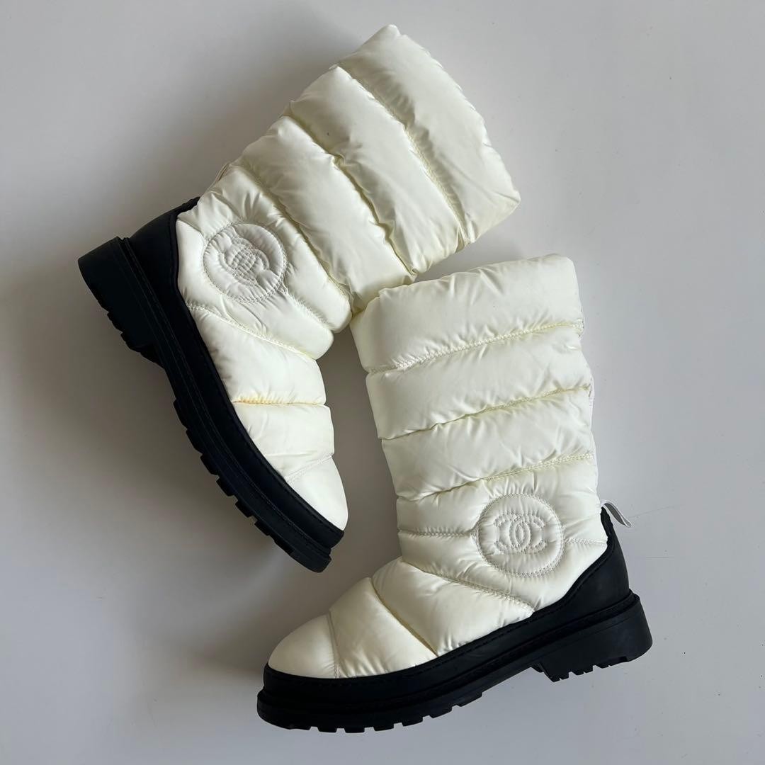 CHANEL Cocomark Embroidered Logo Quilted Down Snow Boots