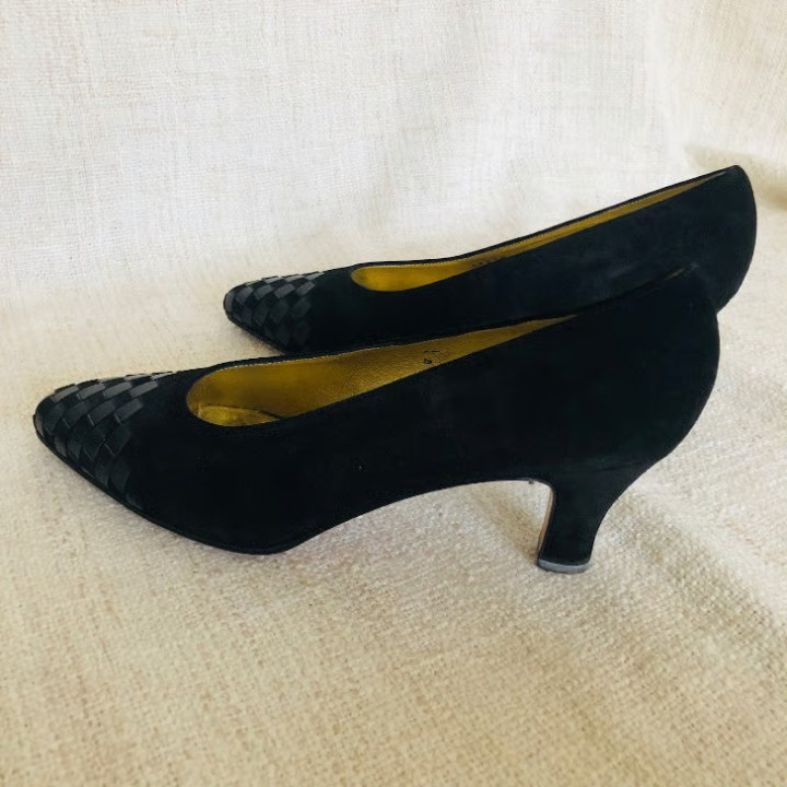 Bottega Veneta Black Suede Pointed Toe Pumps Woven Toe 8B