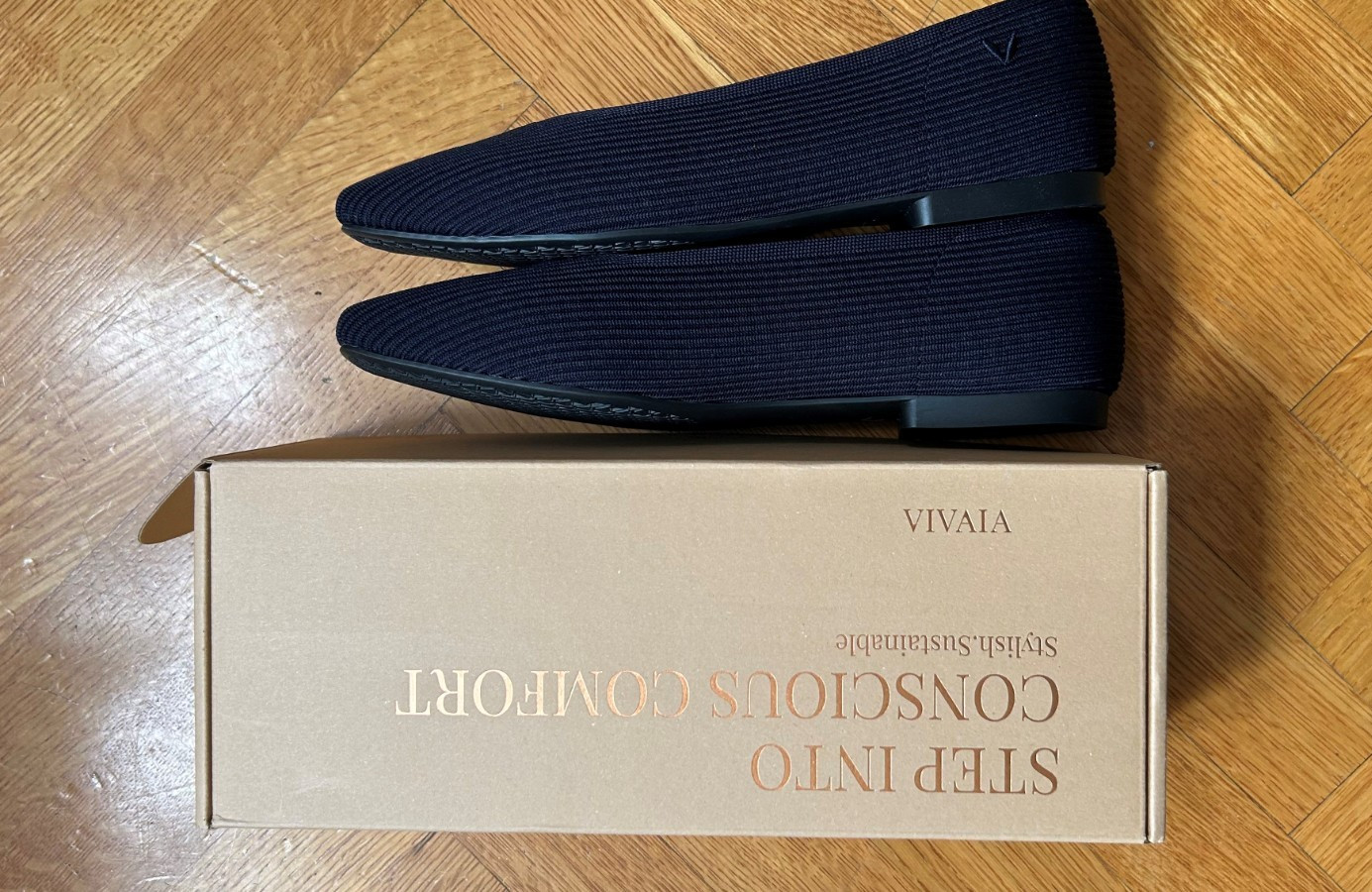 NIB Vivaia Square-Toe Margot 2.0 V-Cut Flats Blue 39.5/8.5 Wide