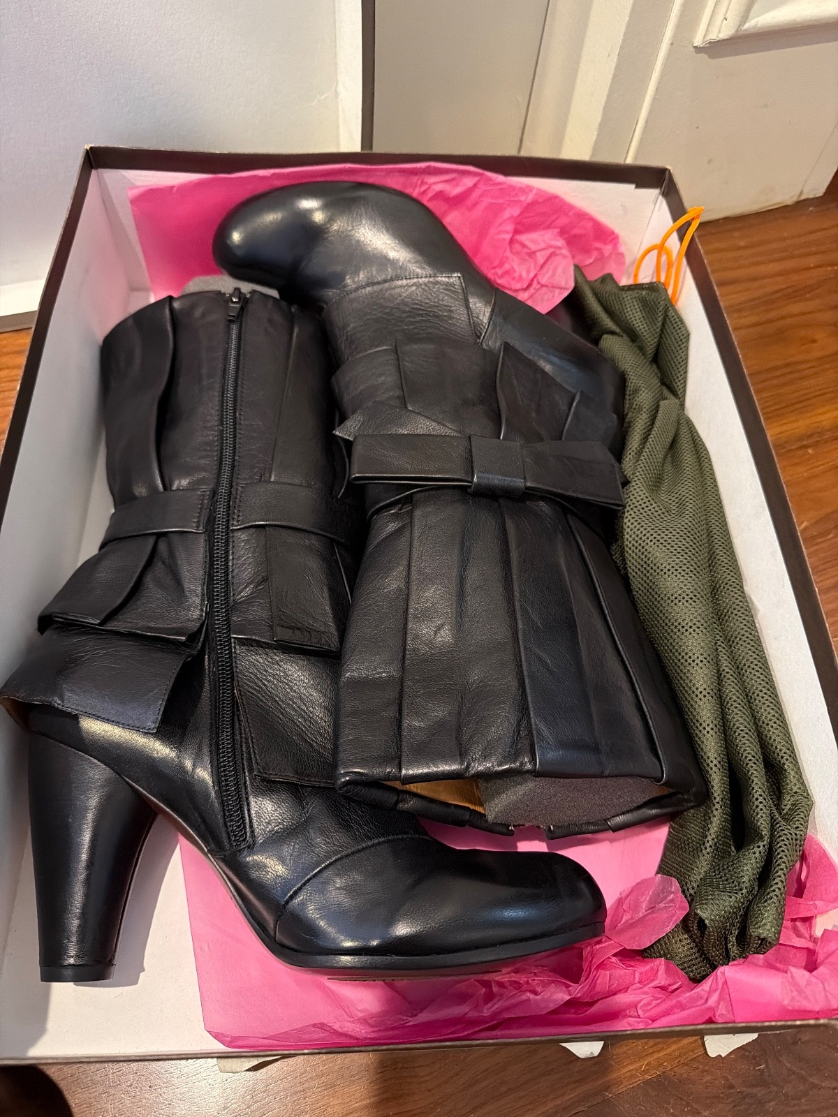 BNIB -CHIE MIHARA LEATHER MID CALF BOOTS IN BLACK PLEATED BOW ACCENT size 39