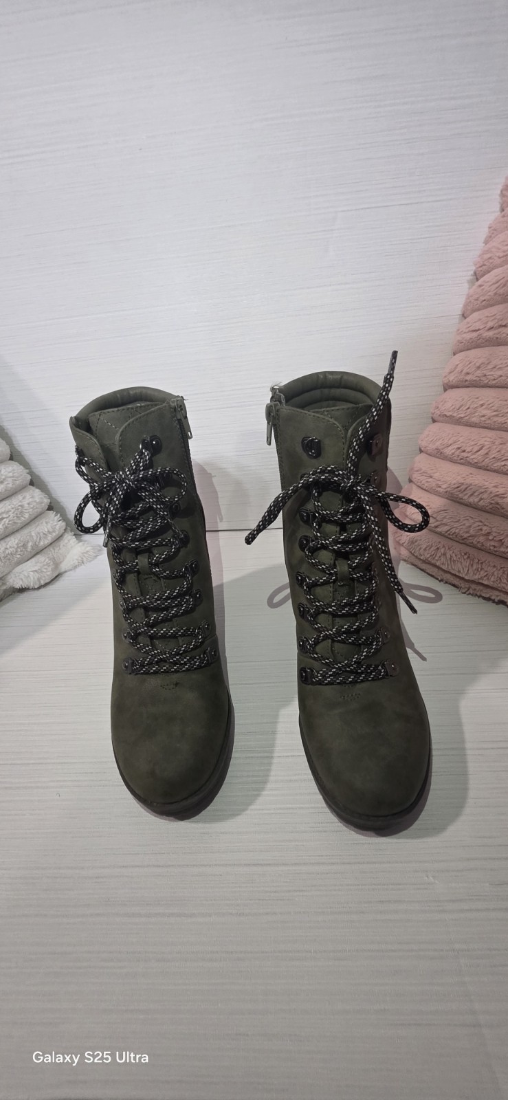 SEVEN7 Footwear Flatiron Olive Boots Women’s Size 8 Green New In Box