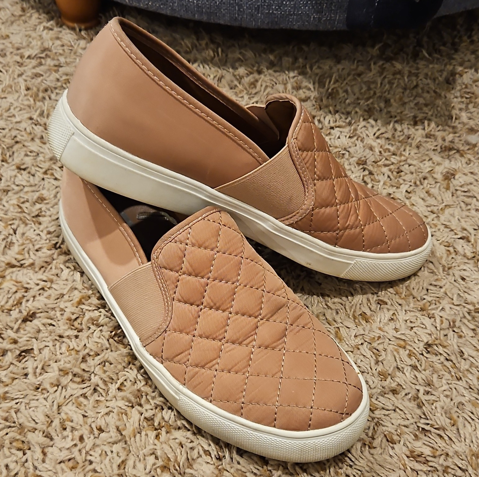 Steve Madden Tan Quilted Slip-On Flats Round Toe Fabric Upper Women’s 8.5