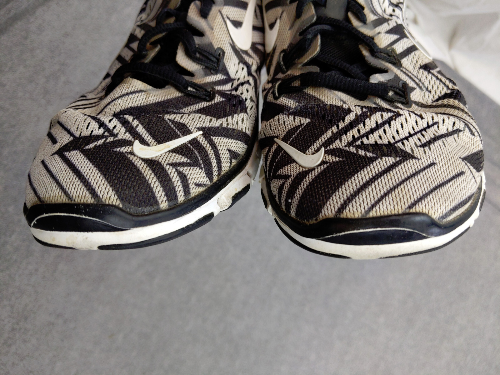 Nike Free TR Fit 4 Womens 8 39 Black Gray Zebra Running Shoe Jogging Flexible