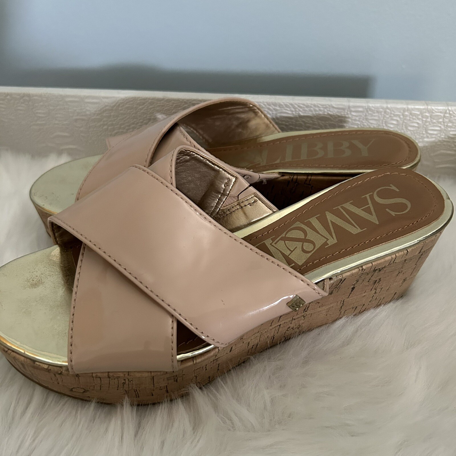 Sam & Libby Women’s size 6.5 Tan Wooden Like Platform Wedge Slip On Sandals