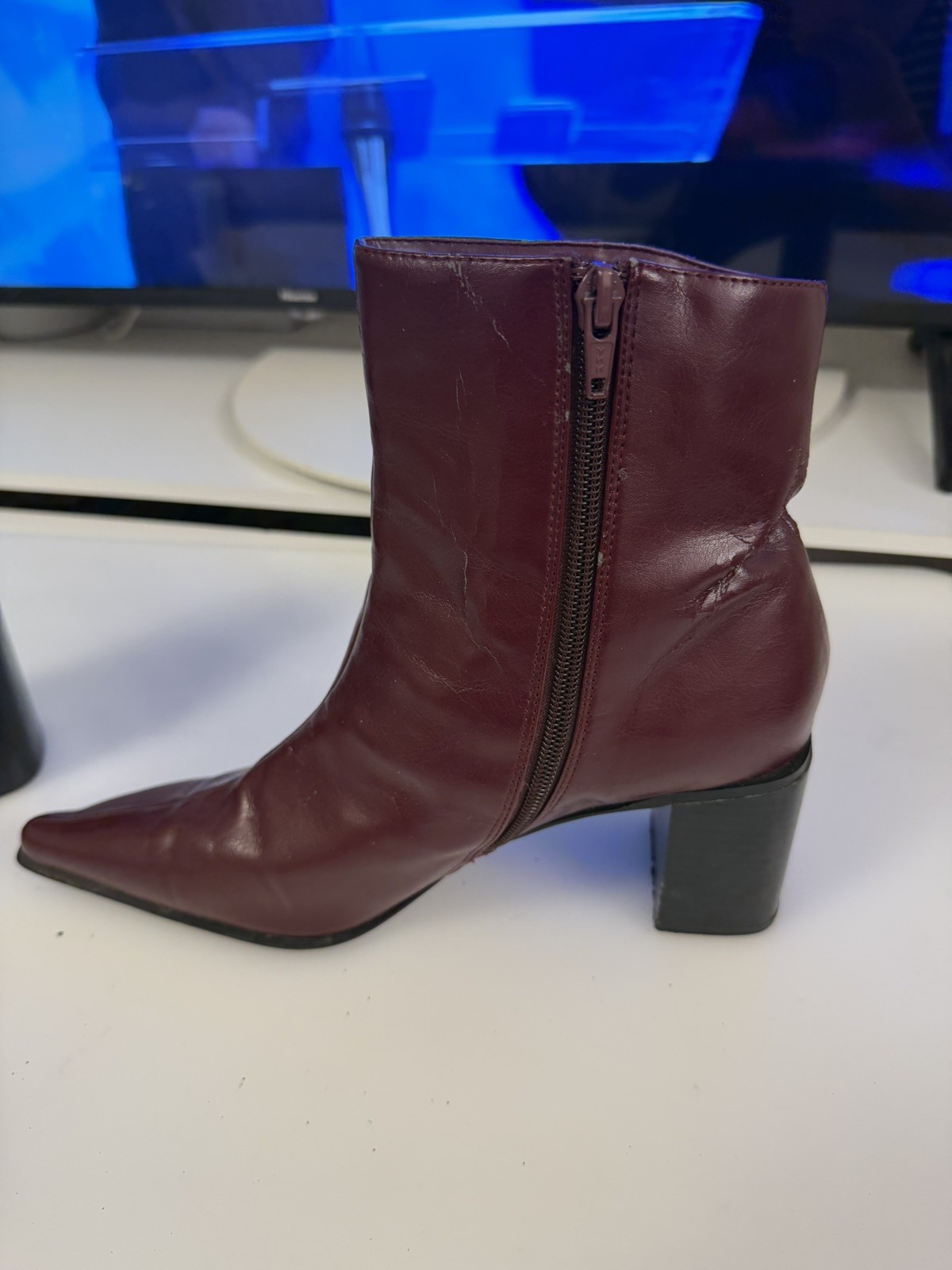 TRANSIT Women’s Burgundy Pointed Toe Ankle Boots Block Heel Side Zip Size 8.5