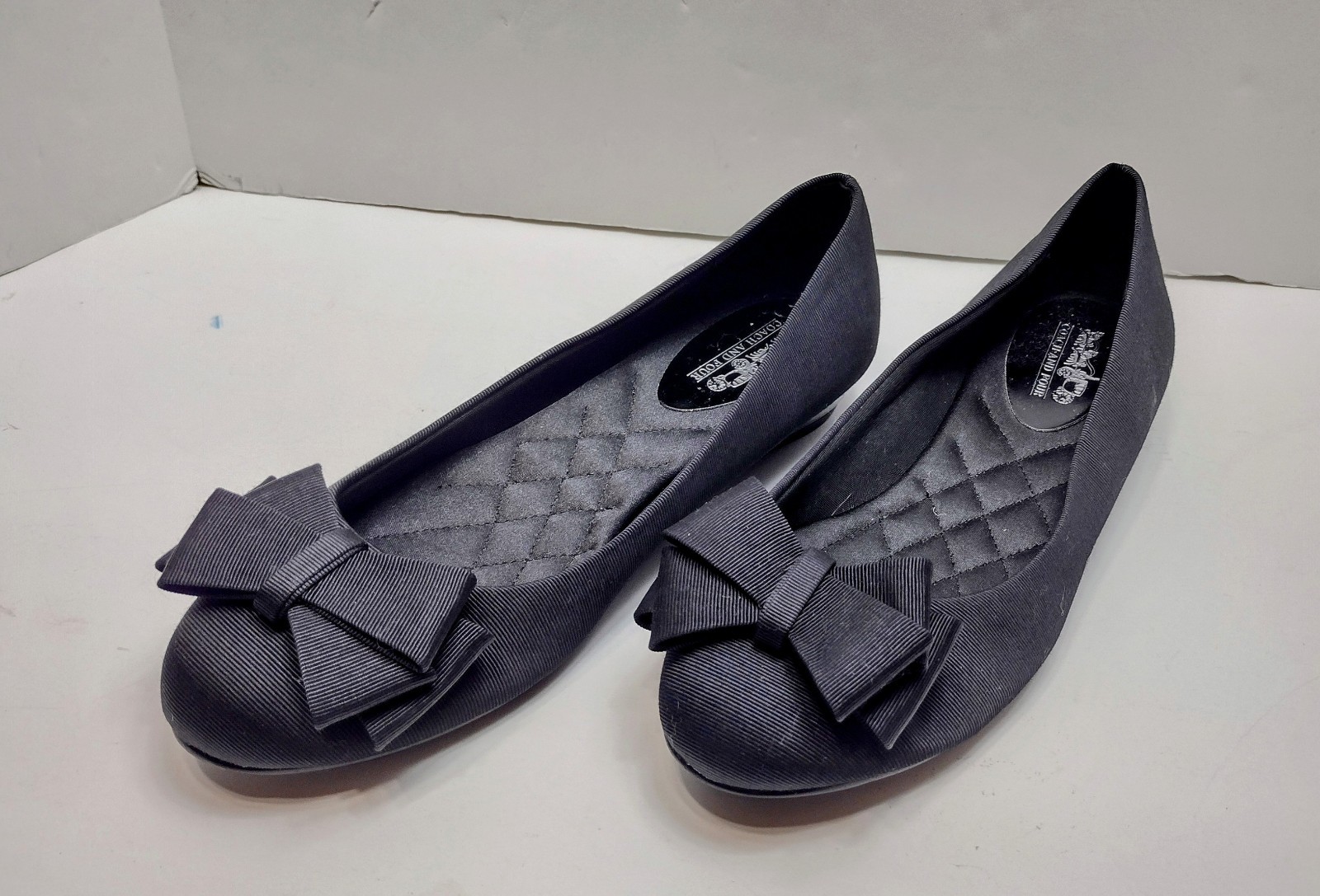 Coach and Four Women’s Size 7 1/2 Black Grosgrain Bow Flats Quilted Insole NICE