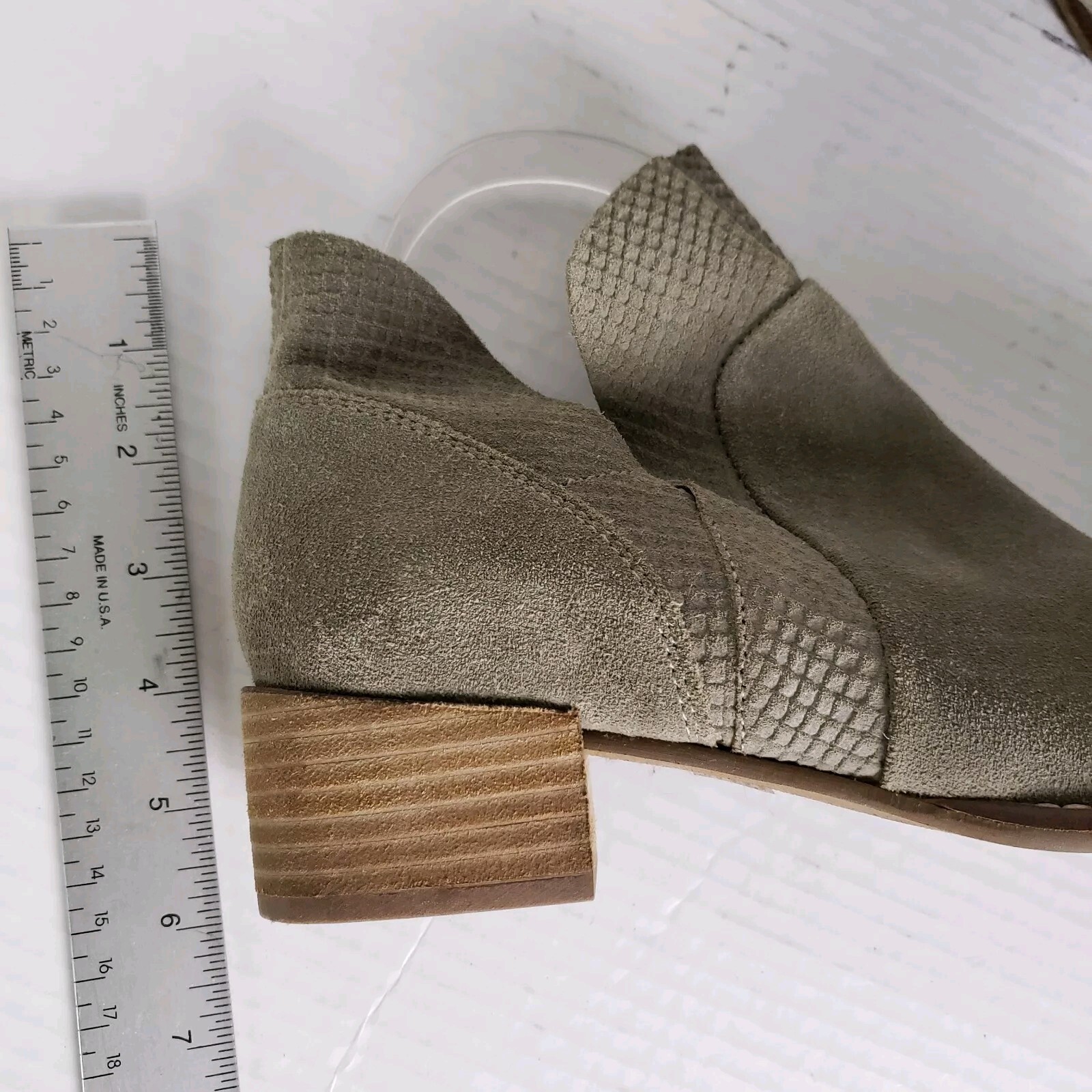 Seychelles Ankle Boots Womens 8.5 Gray Suede Leather Embossed Block Heel Zip