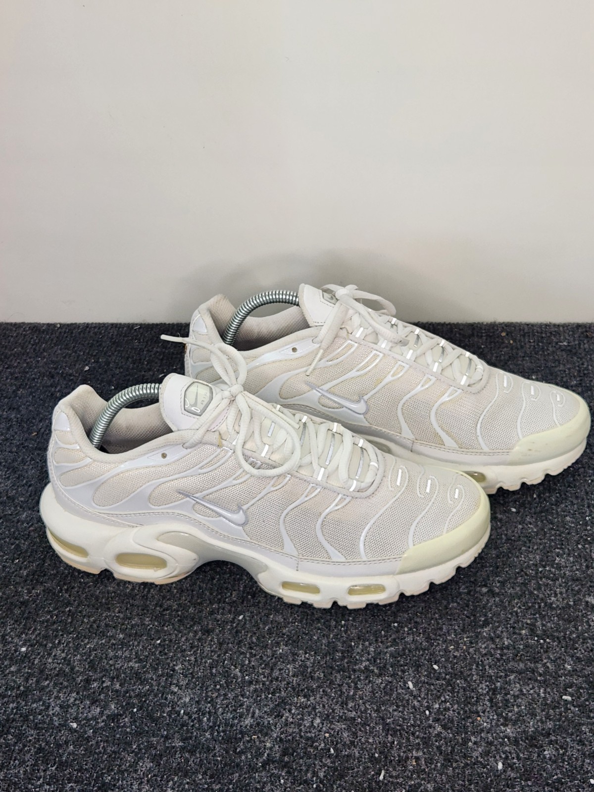 Nike Air Max Plus Shoes Womens Size 10 White Mesh Running Sneakers DM2362-100