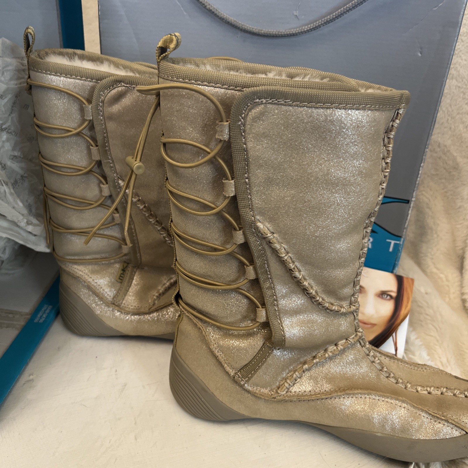 Michelle K Lined Winter Boots White Gray Woman’s Size US 9.5 Elastic Laces N Box