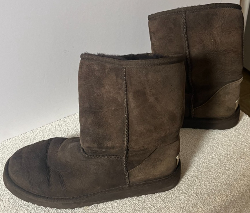 Chocolate Brown UGG Essential Classic Short 5825 Leather BOOTS Slip On Size W8