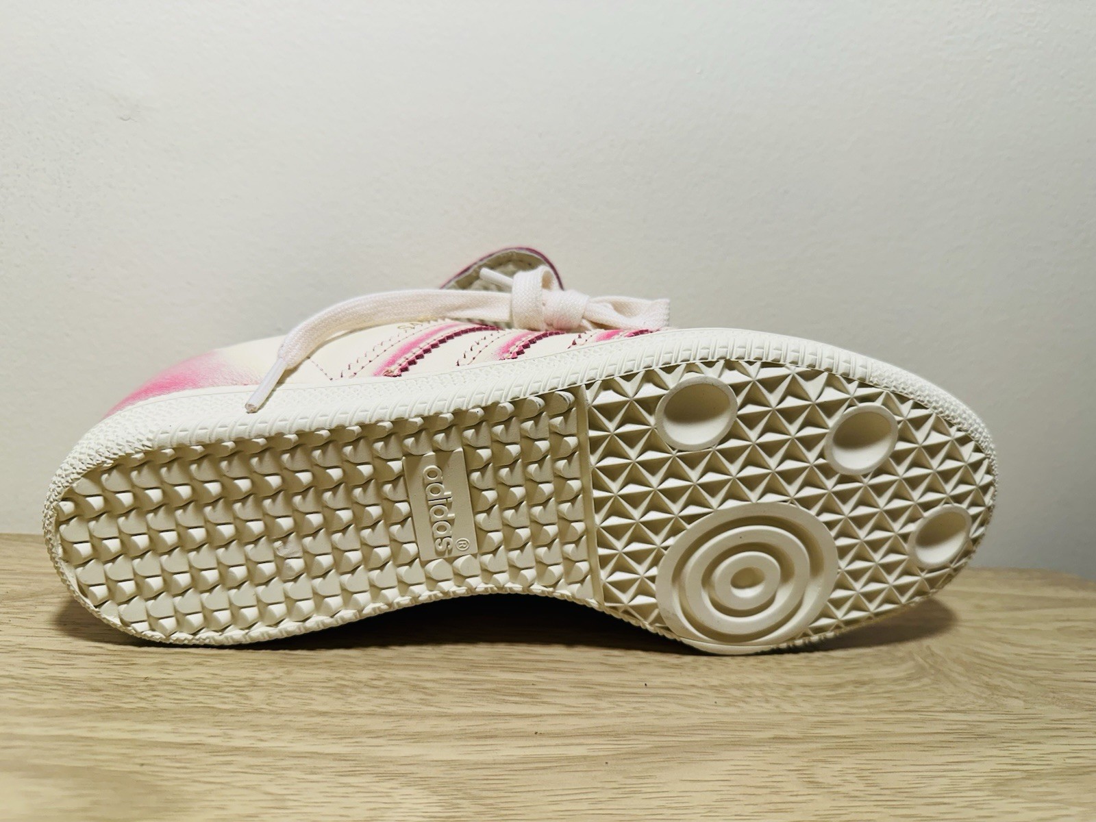 Adidas Originals Samba LT women’s athletic shoes cream pink JR5998 NWOB size 8.5