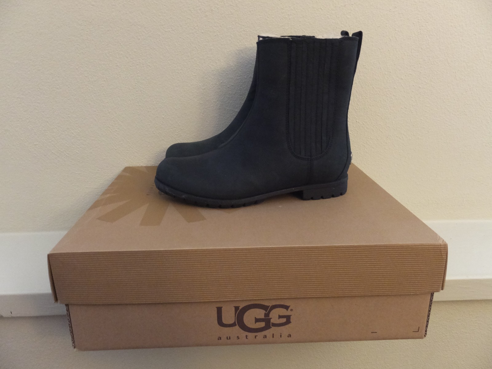 Ugg Ramos Ankle Boots Water Resistant Black Leather (Fit youth 3 ) Women’s 5
