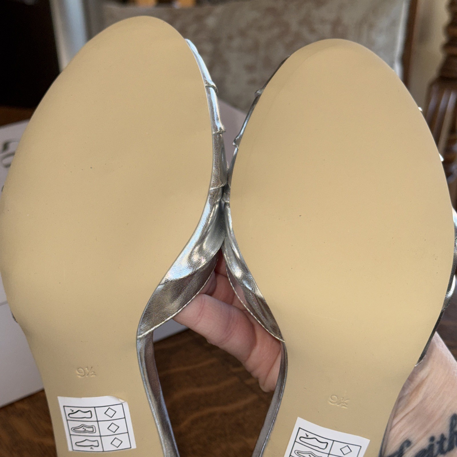 David’s Bridal Metallic Silver Desi Pumps Size 9 1/2 New With Box