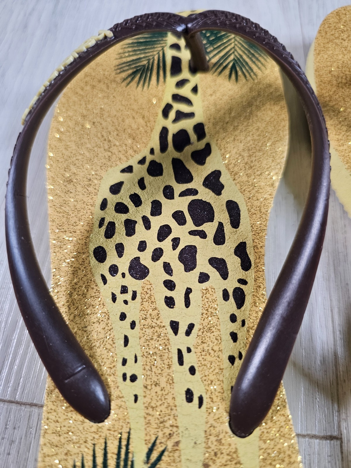Havaianas Flip Flops Metallic Gold- Safari US Women Sz 6- USA 3/4Y EUR 33-34