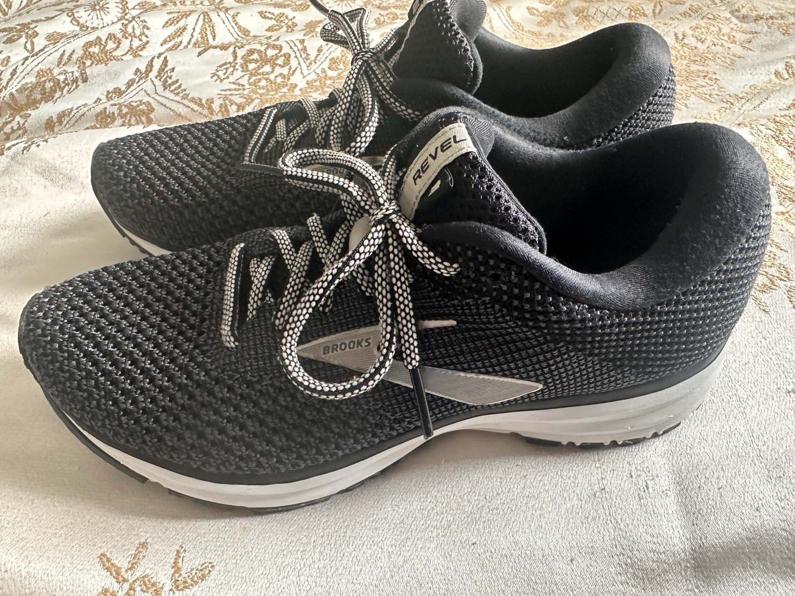Brooks Revel 2 Women’s 7.5 Lace Up Running Sneaker Low Top