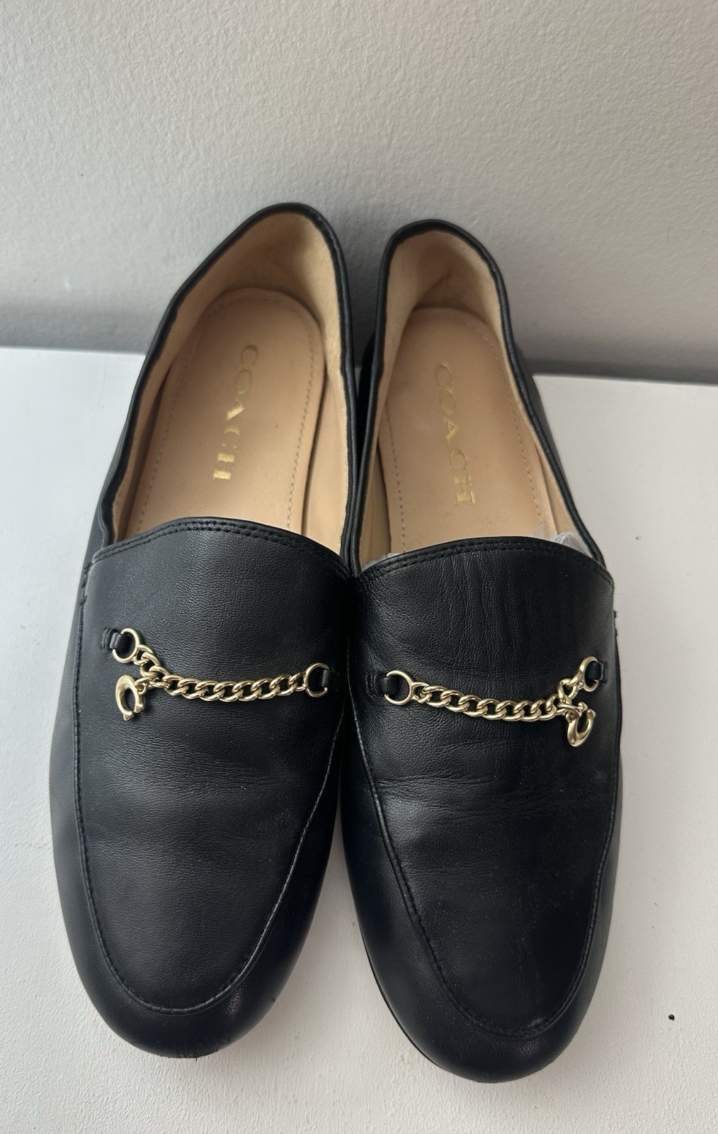 Coach Women’s Black Leather Loafer Flats Gold Chain Logo Slip-On 7.5