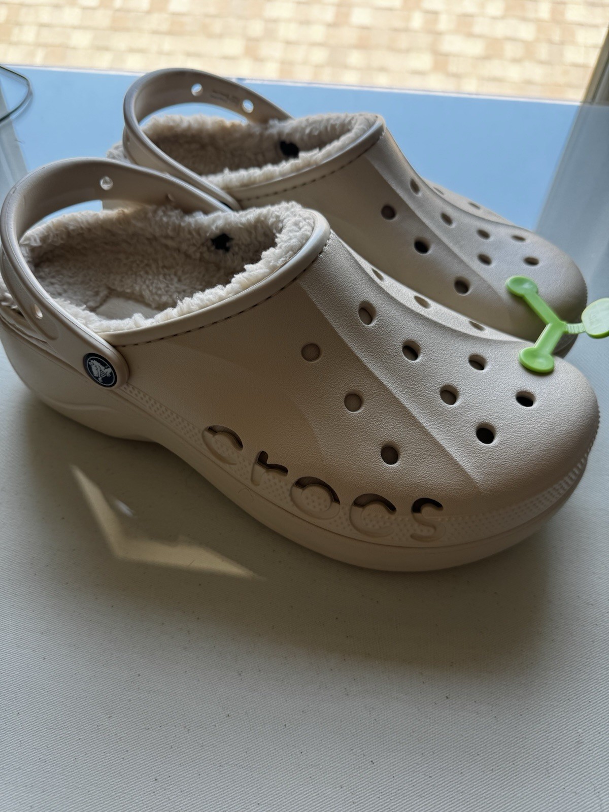 Crocs Baya Lined Clog – Unisex Men’s 9 / Women’s 11 – Beige Faux Fur NWT 1172