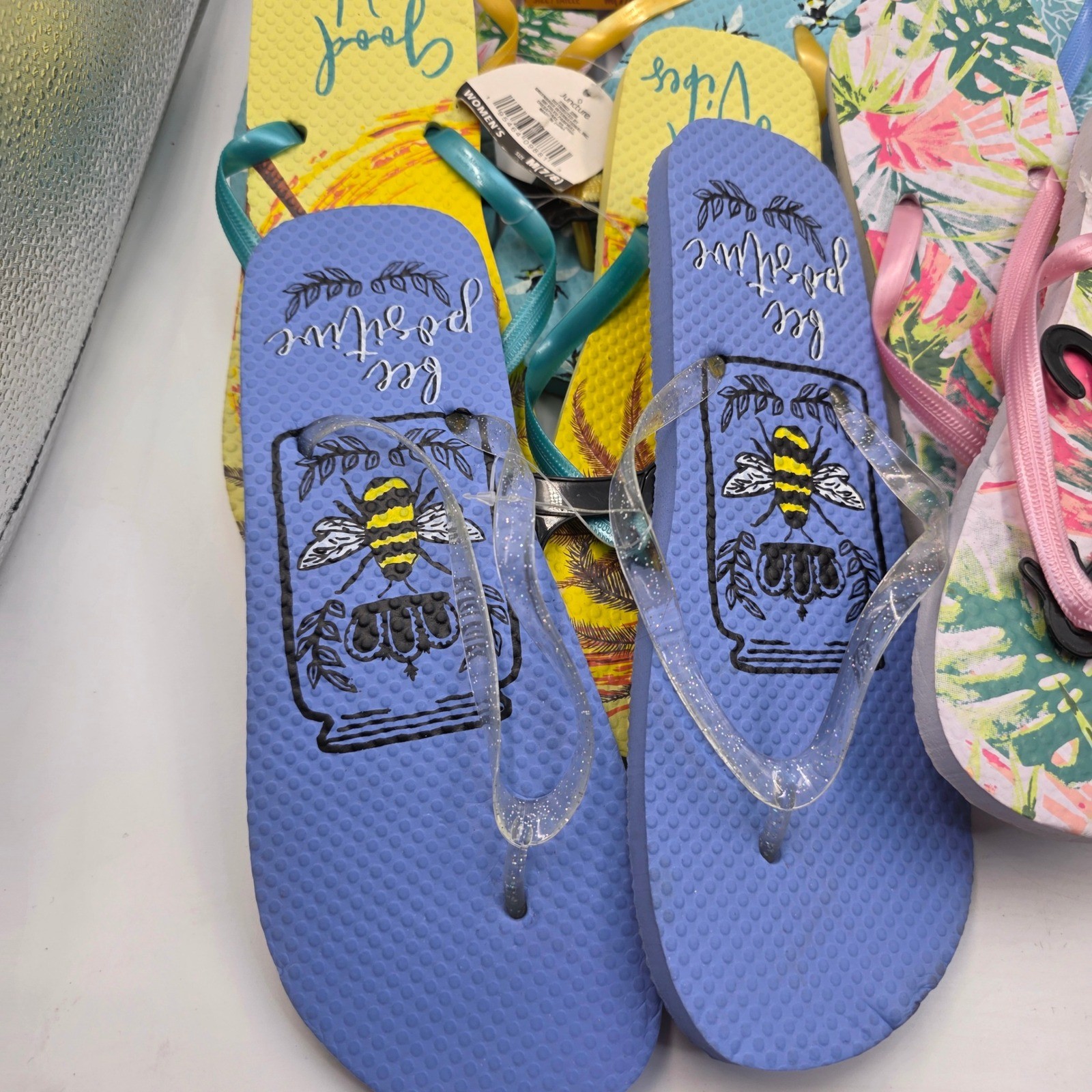 Lot of 10 Juncture Womens Flip Flops Sandals Summer Prints Bee Starfish NWT