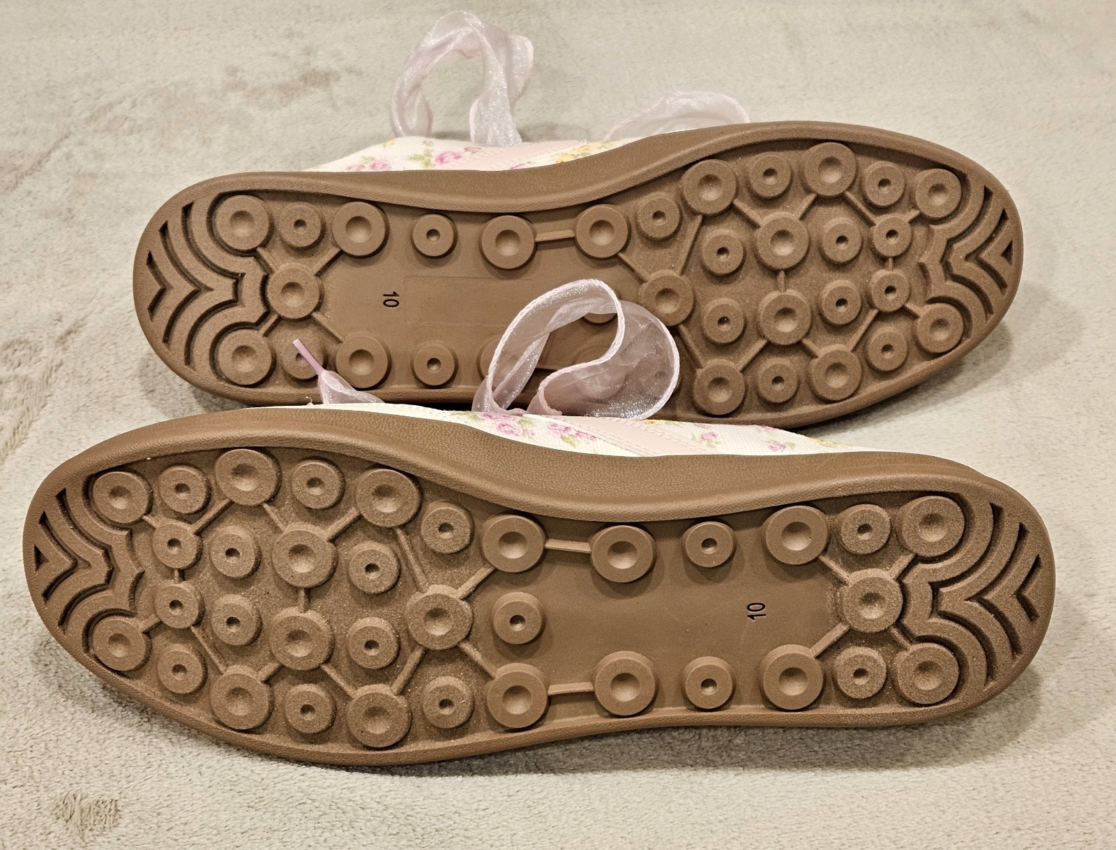 Celebrity Pink Slip On Shoes Size 10