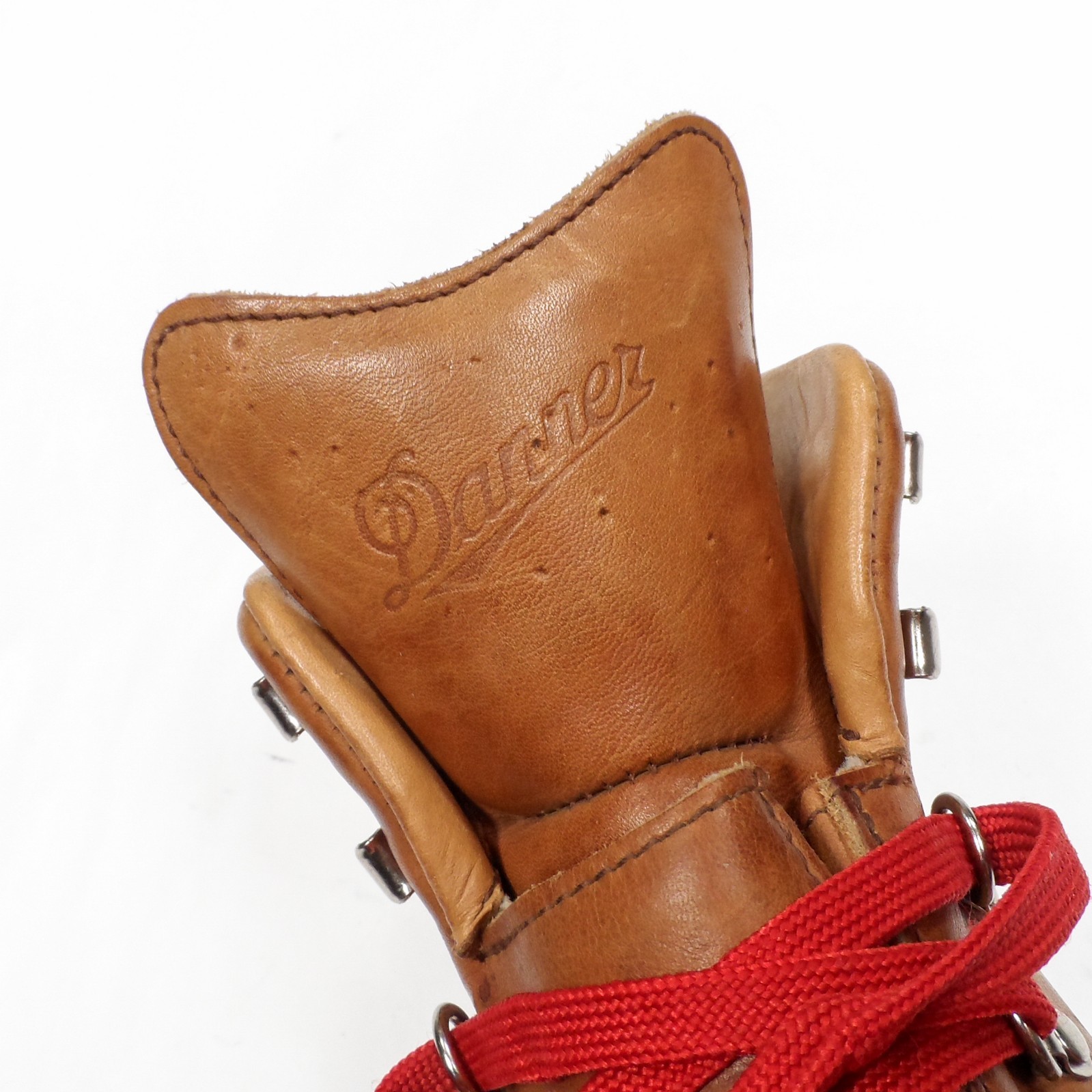 Danner ‘Mountain Light Cascade’ Brown Lug Sole Hiking Ankle Boots – Women’s 7 M