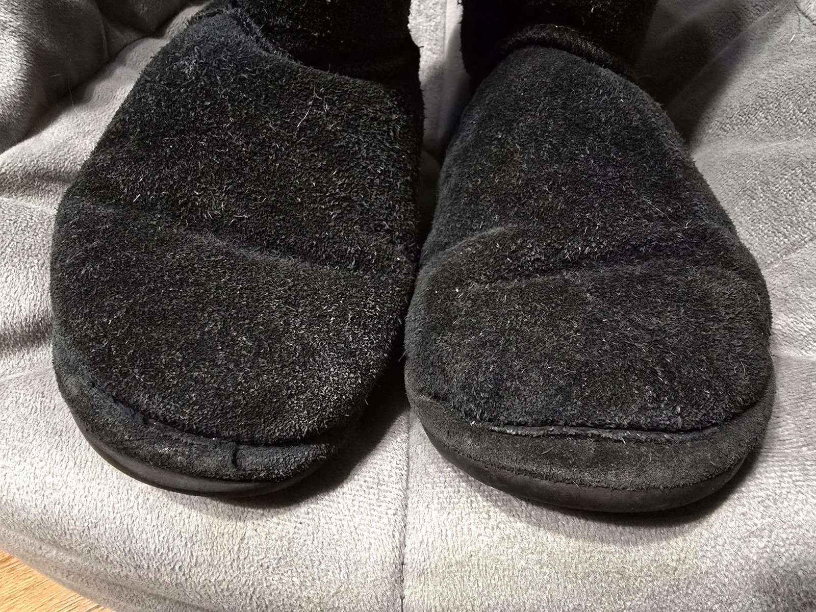 Bearpaw Emma Short 608-W Black Suede Boots W/ Sheepskin & Wool Lining Size 7