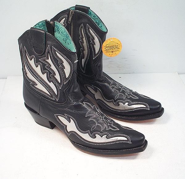 CORRAL WOMEN’S 9.5 M BLACK SILVER INLAY AND EMBROIDERED BOOTIES SNIP TOE