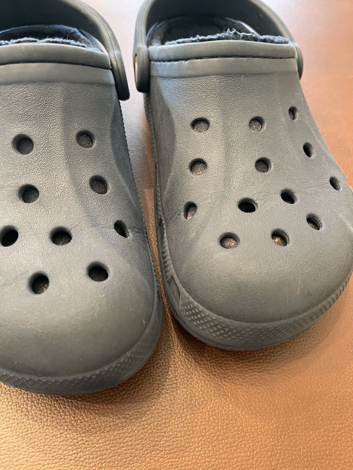Crocs Womens 6 Navy Blue Baya Clog Lined Faux Fur Slip On Mens 4 EUC