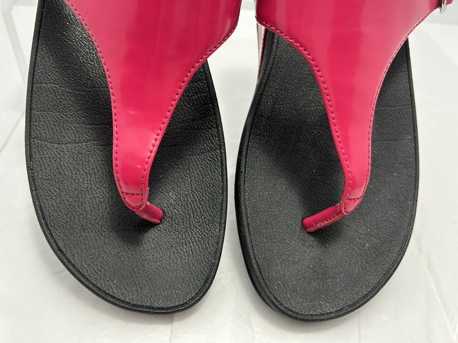 fitflop Womens Thong Sandals Size 5 Pink Patent Buckle Slip on #B