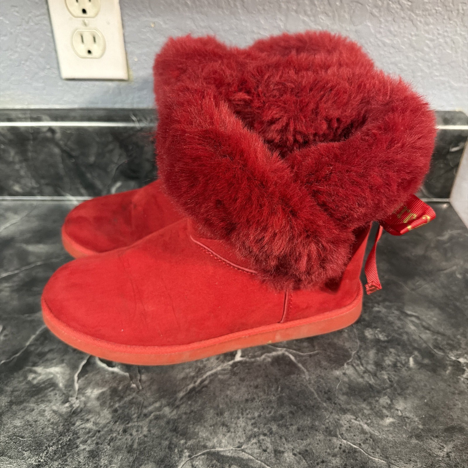 Juicy Couture Women’s King Cozy Cold Weather Booties Red Size Us7 1/2