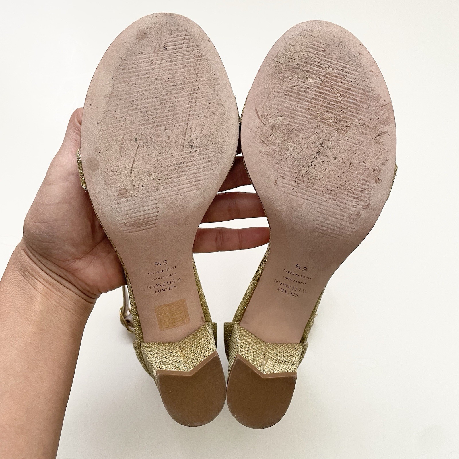 Stuart Weitzman Nearlynude Block Heel Sandal in Gold Glitter Lame Fabric 6.5