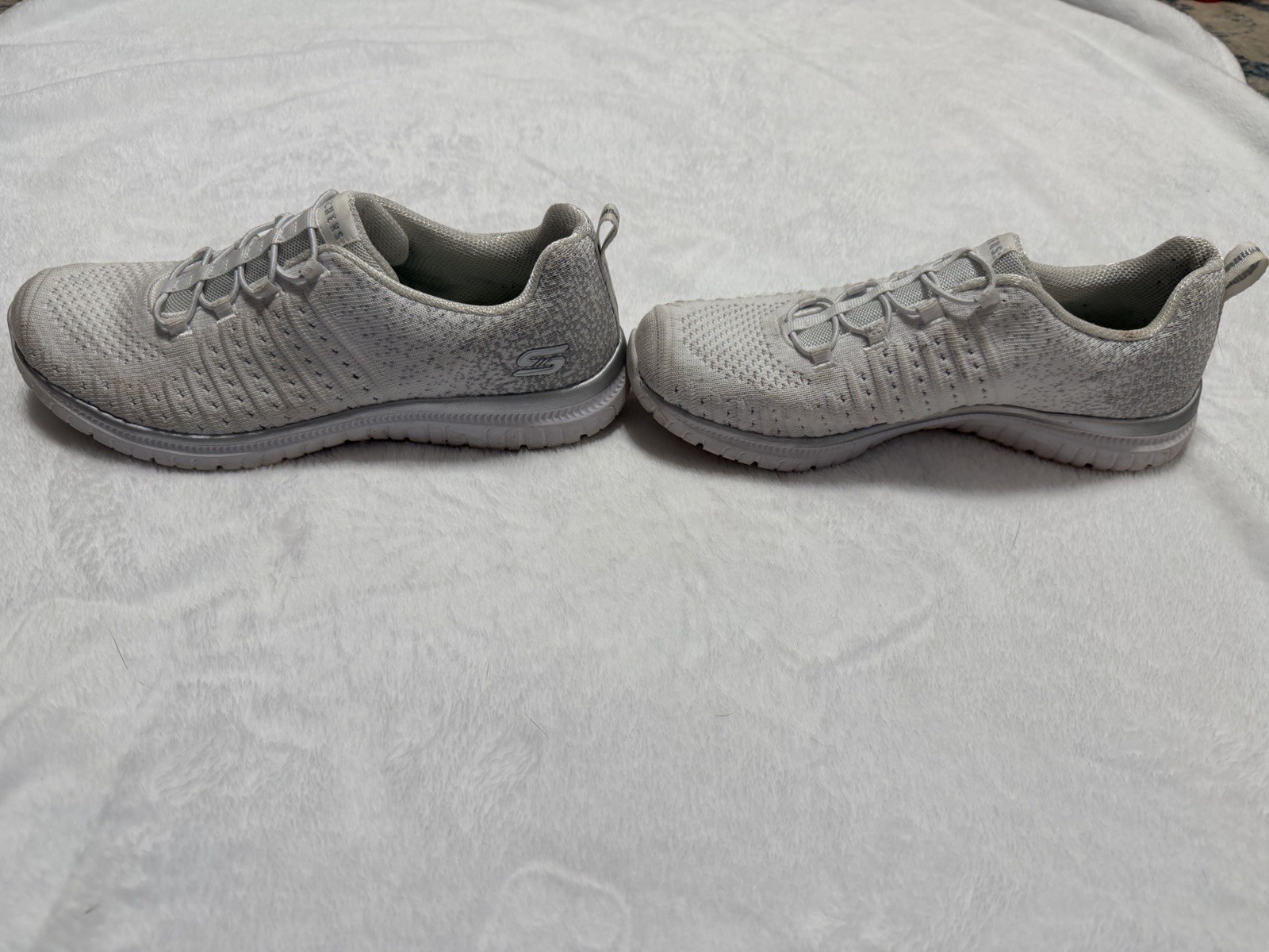 SKECHERS Go Walk Memory Foam White Mesh Lace-Up Low Top Walking Sneakers
