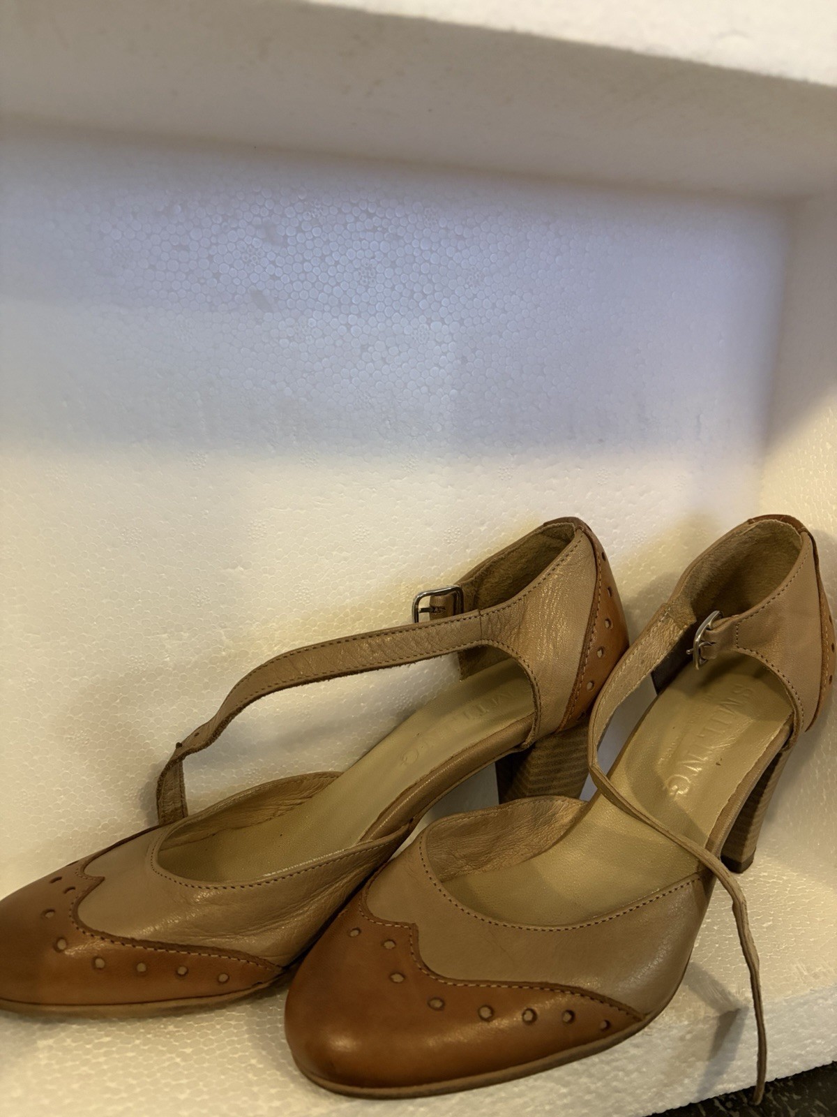 Retro Women’s Ankle Buckle Two-Tone Leather Heels Size 35