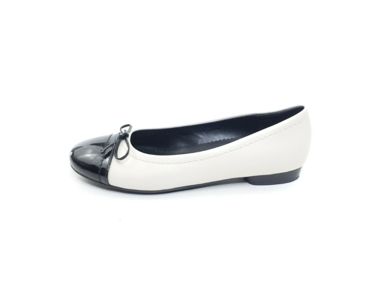 Ara Womens Ballet Flats White Black Patent Leather Cap Toe Bow Size 8