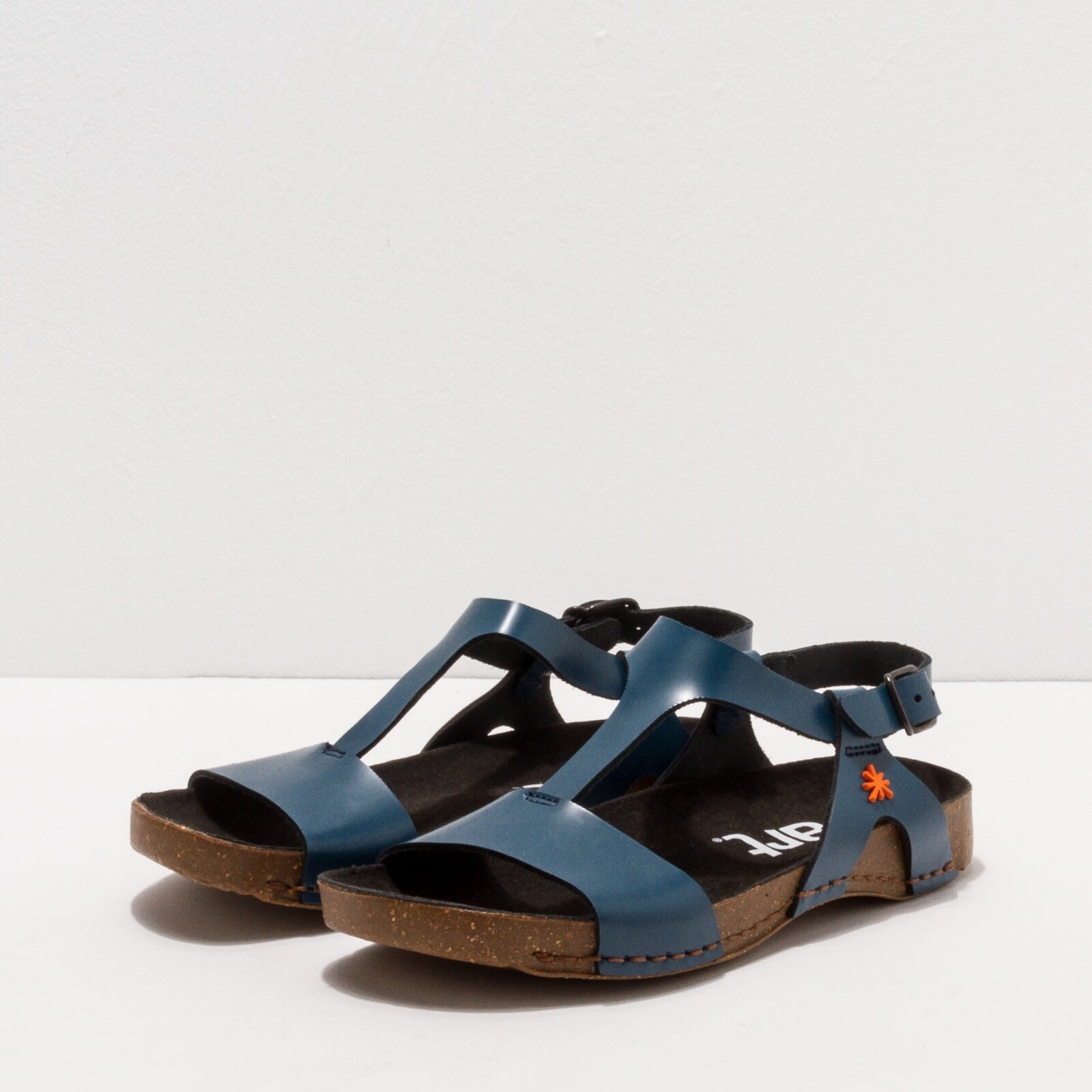 ART 0990 I Breathe City Women’s Sandal
