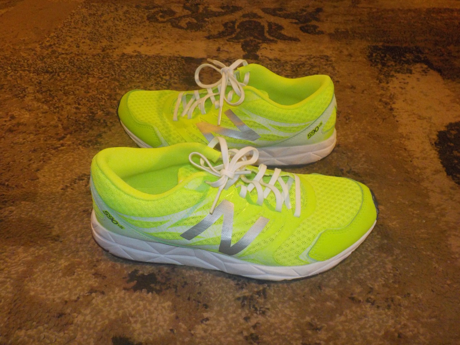 New Balance Woman’s 590v5 Shoe ~ Size 8 ~ B W590L T5