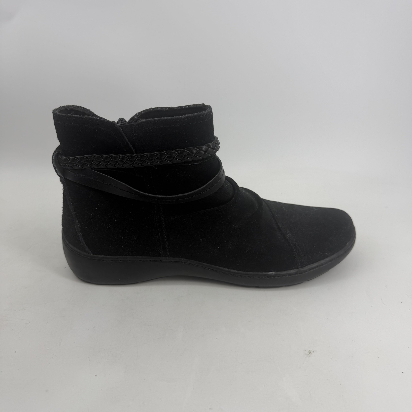 Clarks Boots Womens Size 10W Black Suede Ankle Wedge Zip Comfort Casual Travel