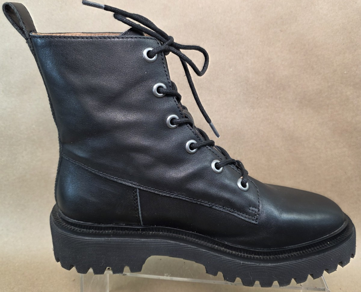 Women’s sz 8 M Madewell The Rayna NG667 Black Leather Combat Boots Lace-Up Ankle
