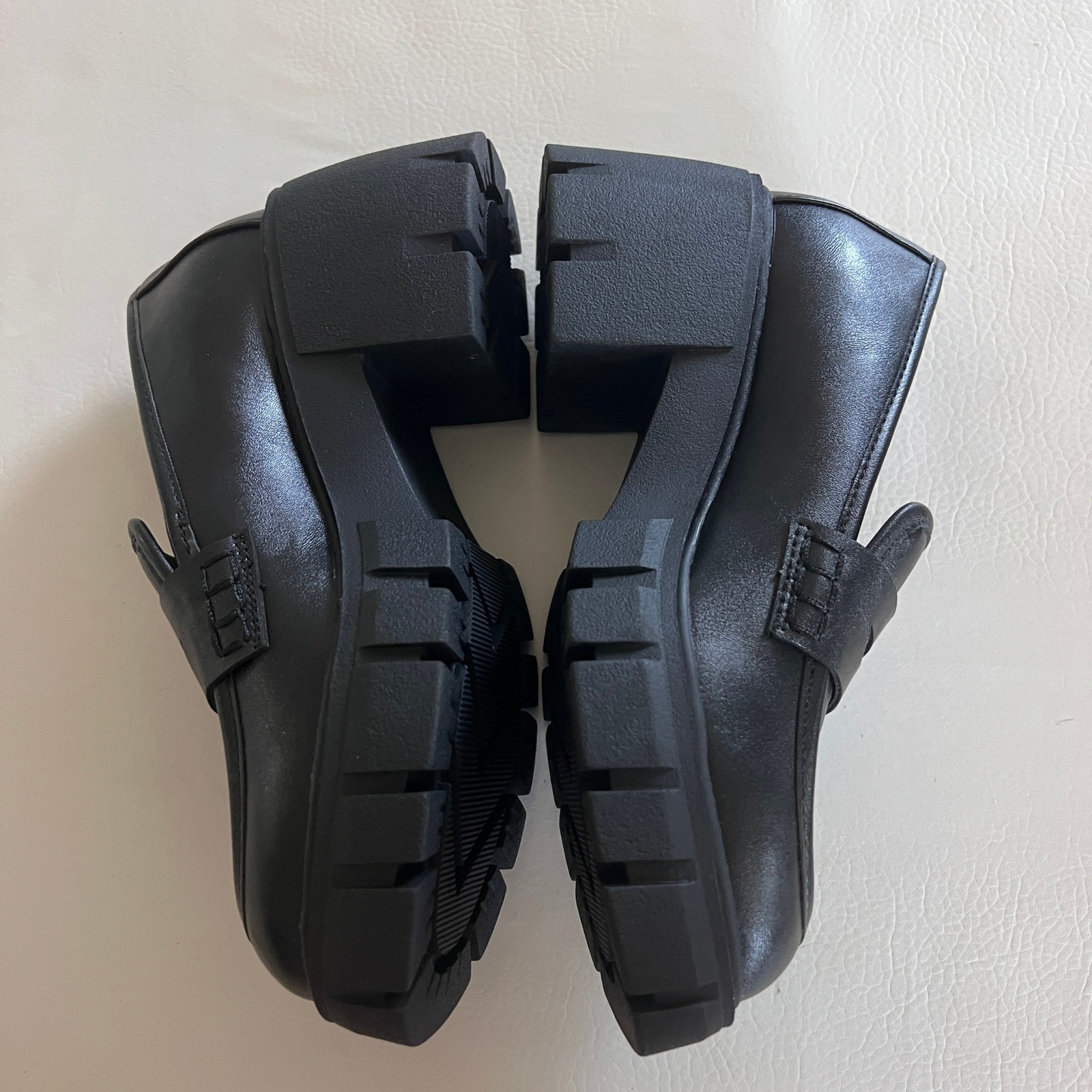 Torrid Loafers Women 6.5WW Black Solid Chunky Lug Sole Modern Dark Academia Edgy