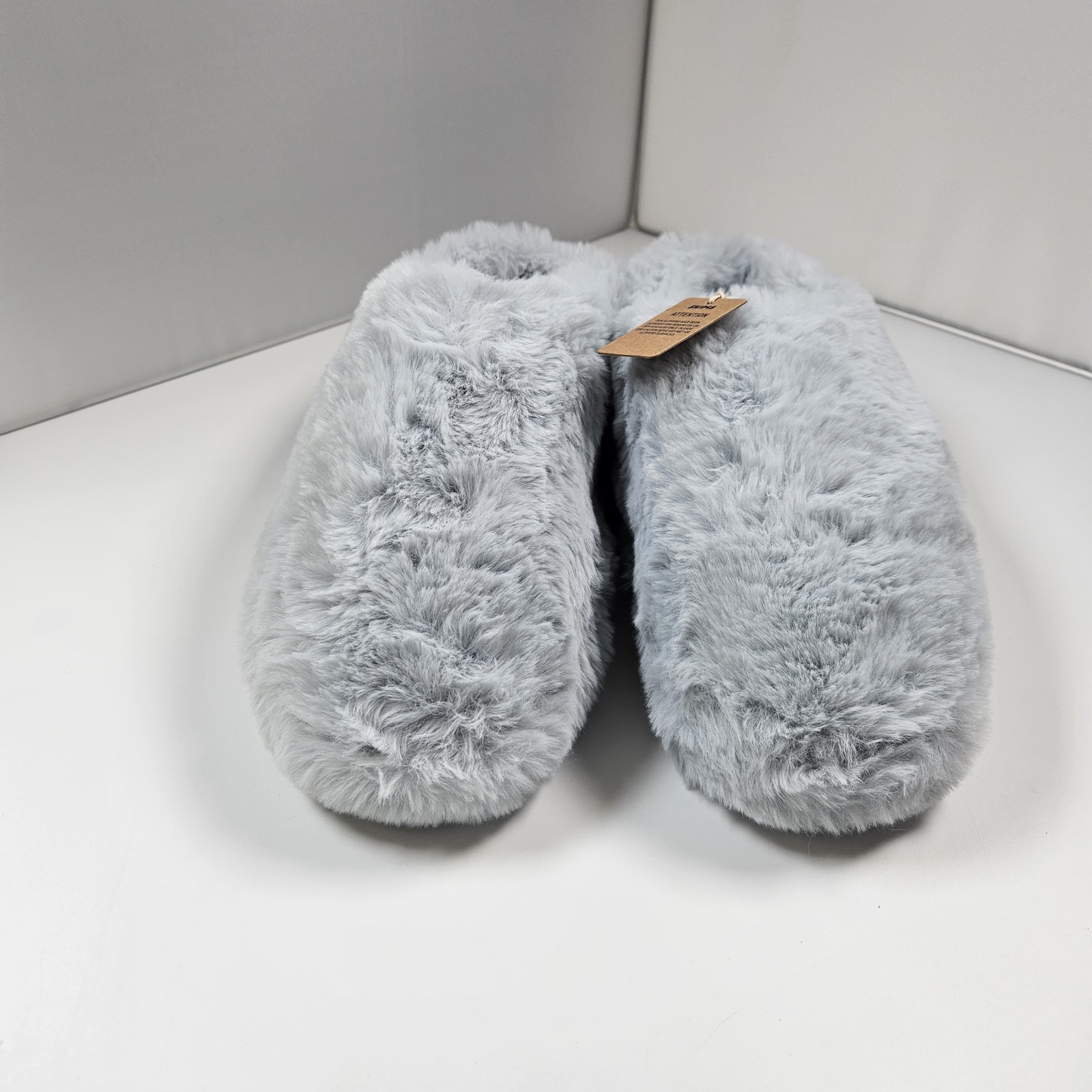 NEW SKIMS Faux Fur Slippers Gray Sz 39 Comfy Lounge Fluffy Cozy