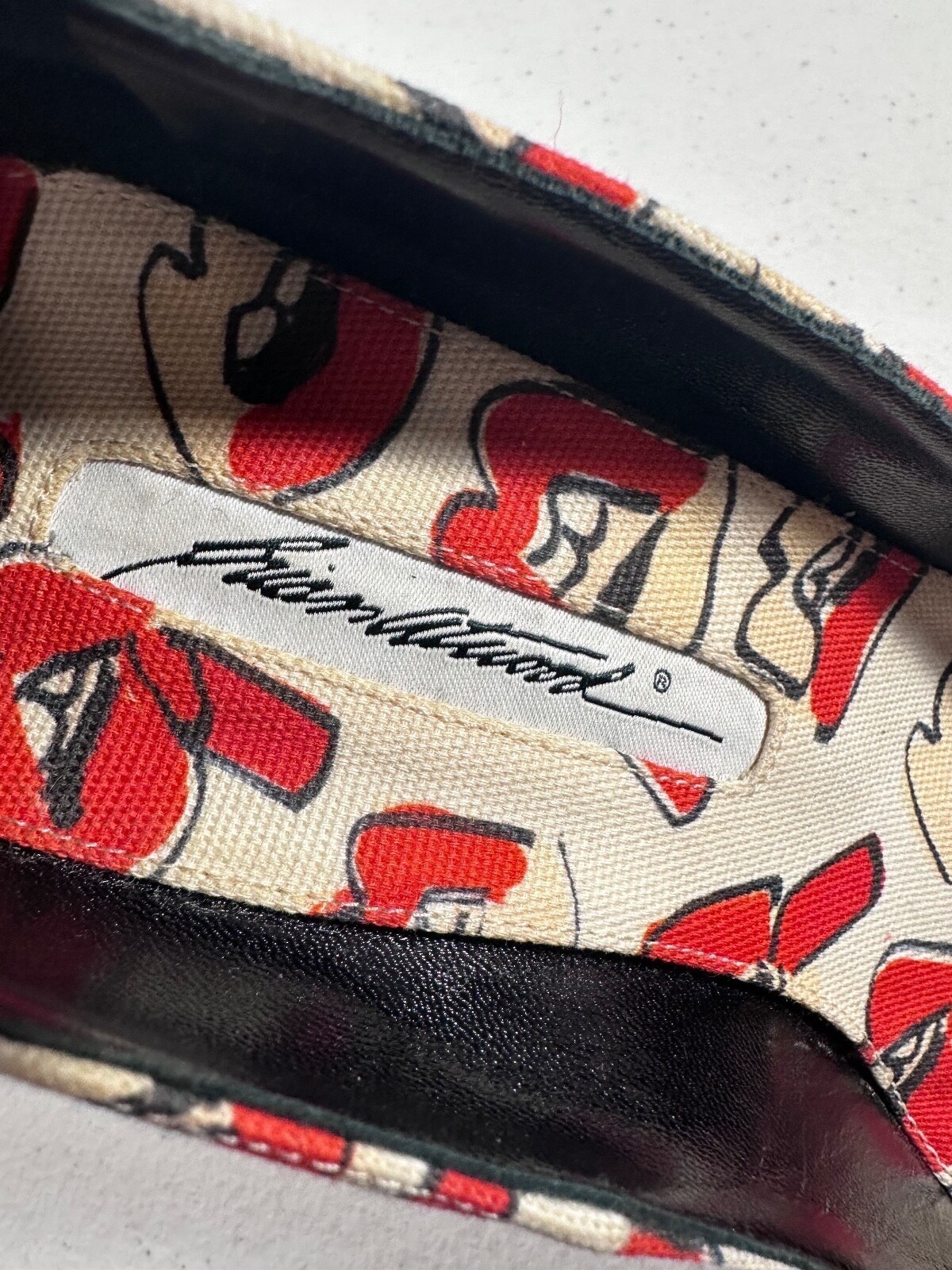 Brian Atwood Donald Robertson Pumps Women 38 Rare Lip Print Statement Heels Art