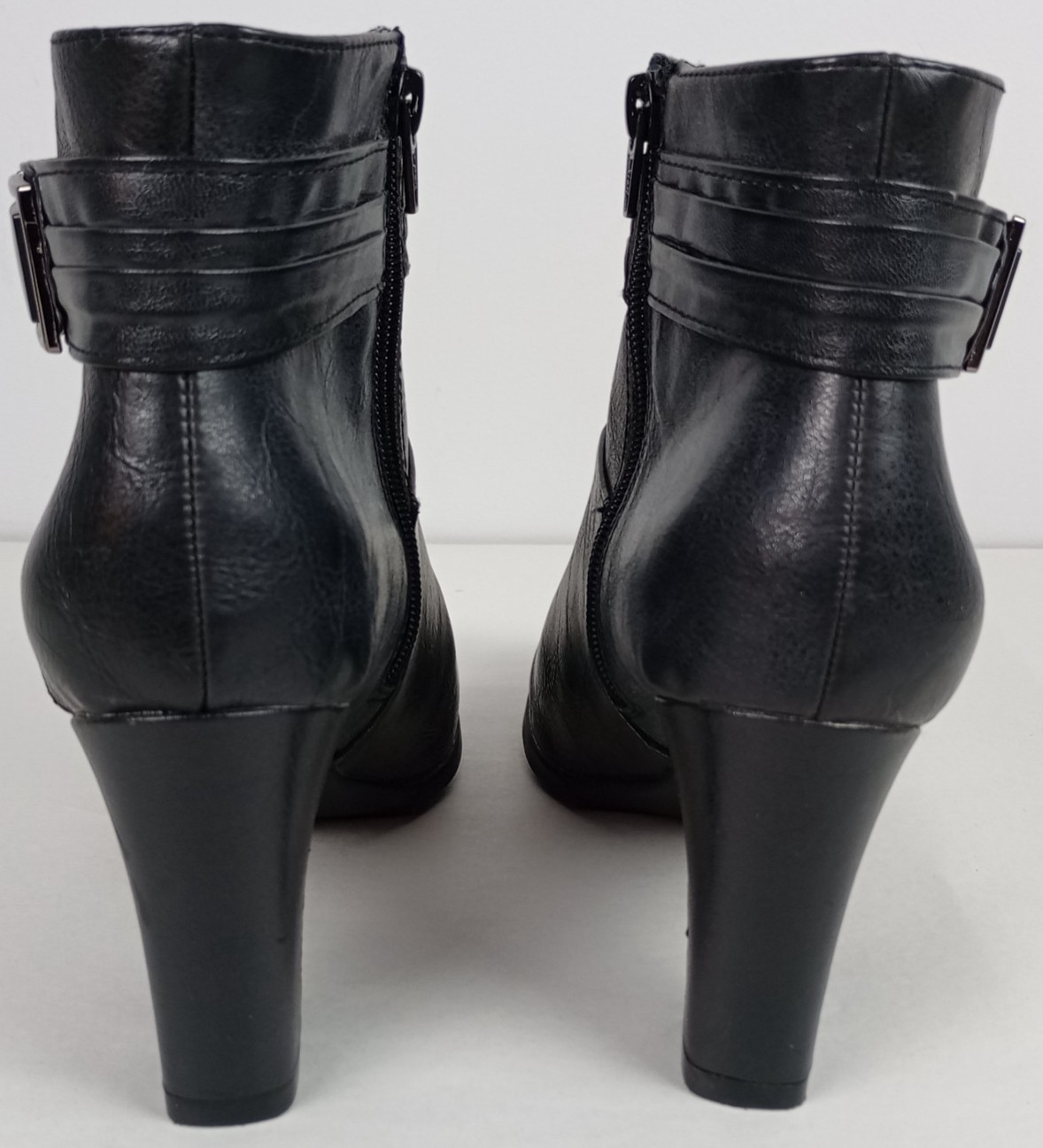 Life Stride Womens 8.5M Black Man Made Leather Buckle Strap Heel Ankle Booties
