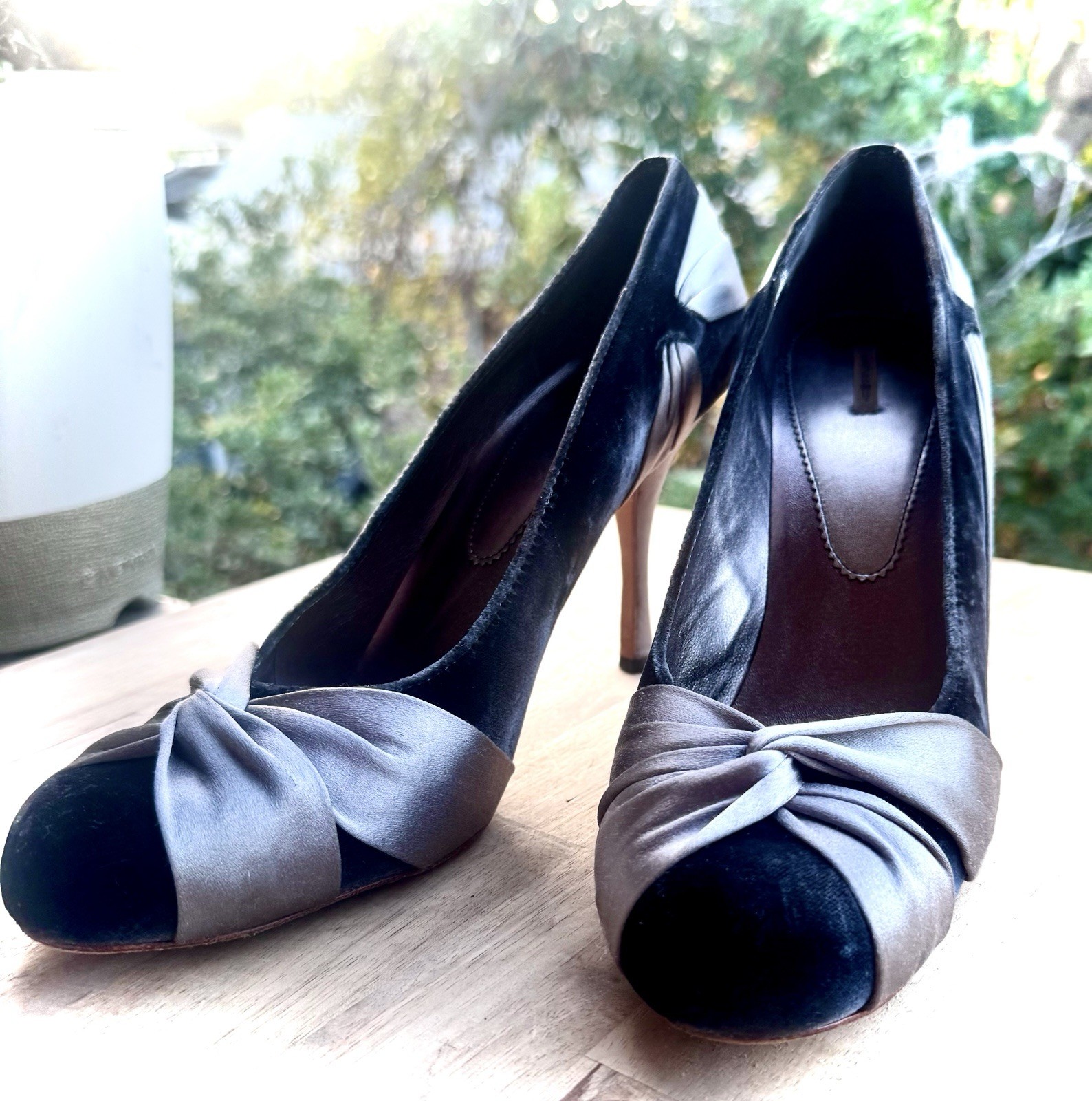 Max Studio Grey velvet w/satin Ribbon Leather Bottom Heels US 10