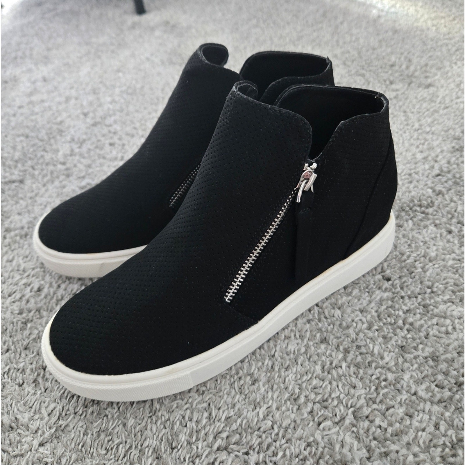 JustFab Womens Black Casual Platform Wedge Sneaker Booties Kayden. Black. Size 8