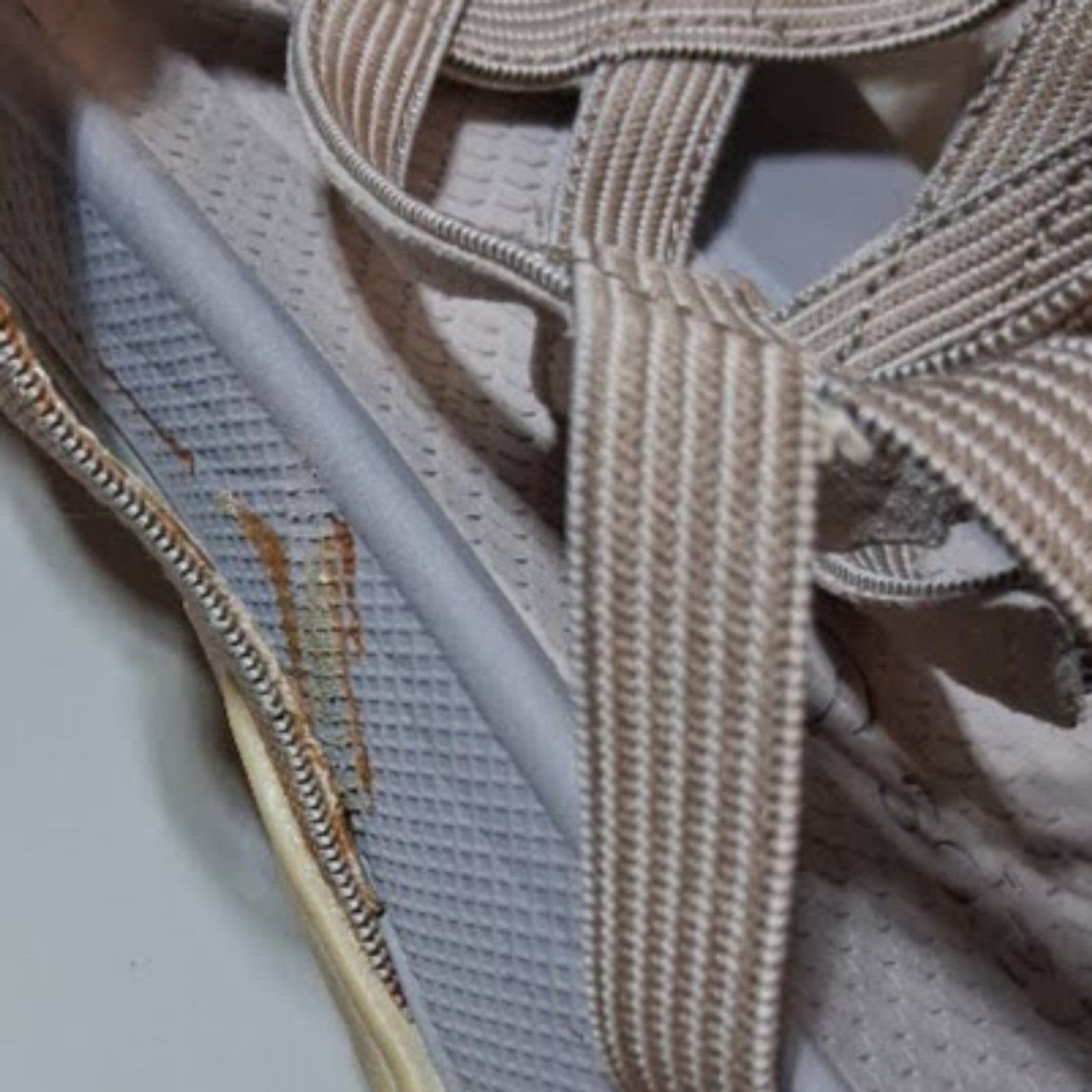 Baretraps Cream Gladiator Sandals Strappy Elastic Back Zip Comfort Size 11-Flaws