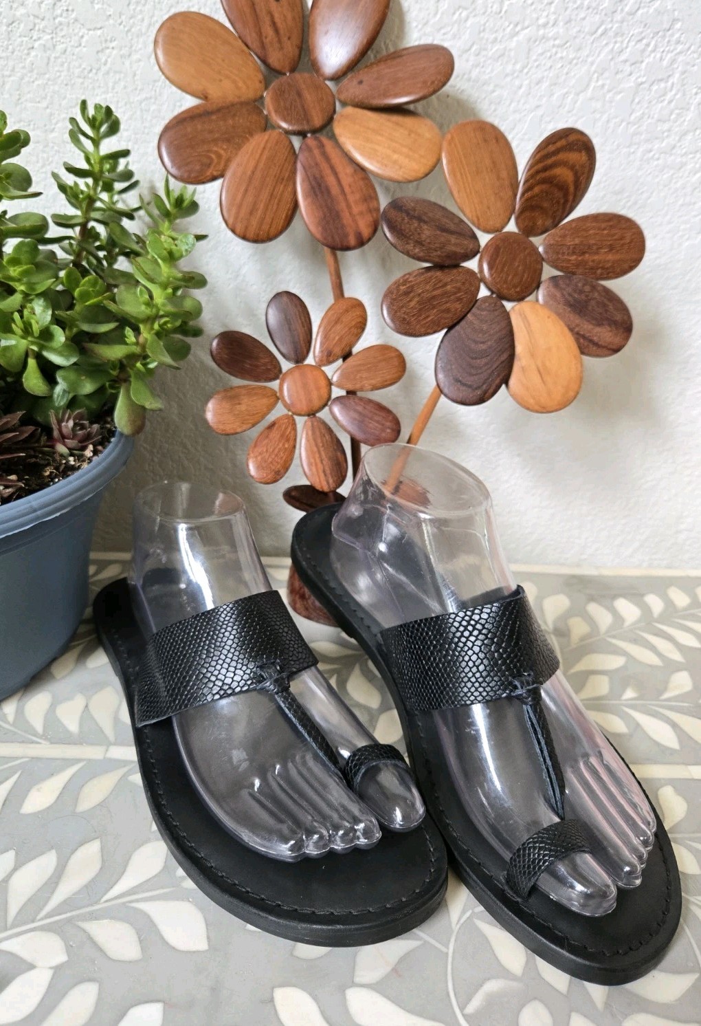 New L*Space Miramar Leather Sandals In Black Snake Toe Loop Sz 40 EU -US 9