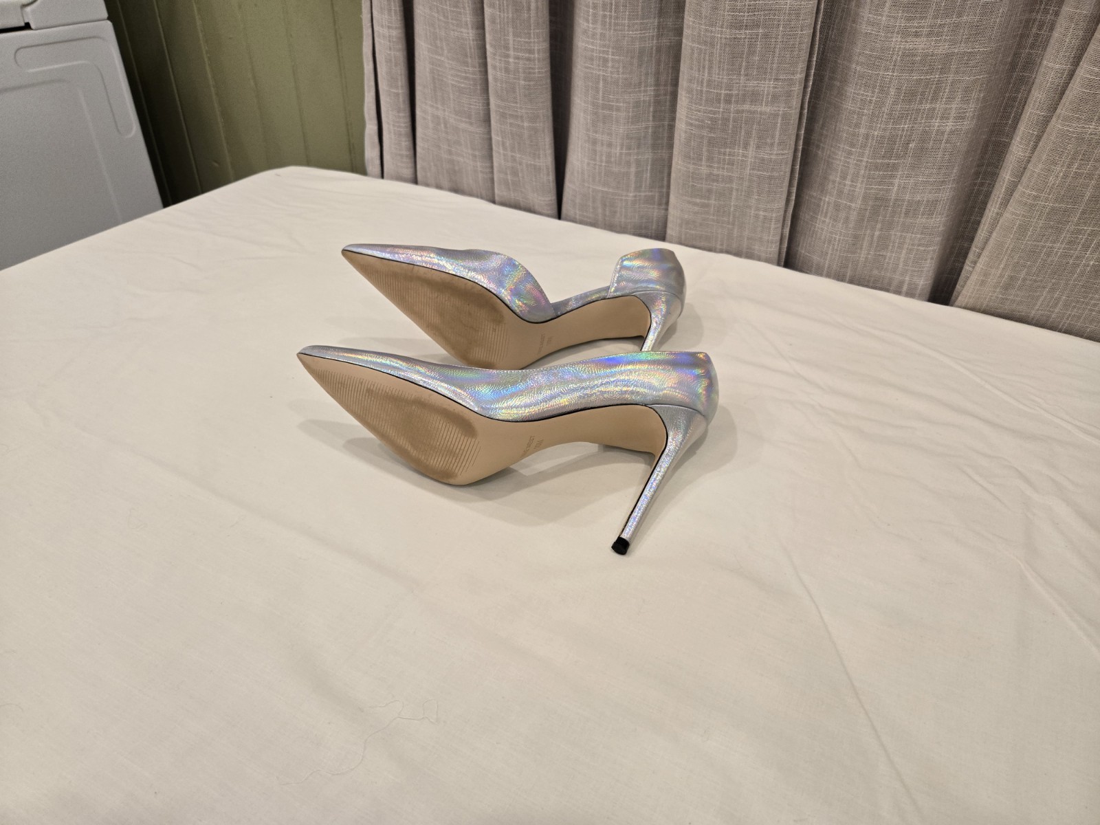 Sz 10M NINE WEST D’Orsay Pointed Women’s Pumps Stiletto Iridescent Heels Silver